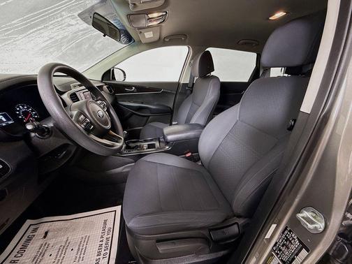 Titanium Silver 2017 Kia Sorento LX