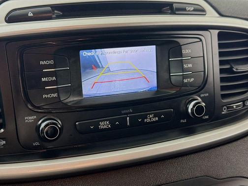 Titanium Silver 2017 Kia Sorento LX