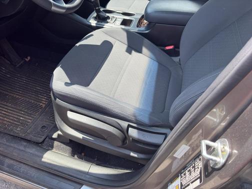 Titanium Silver 2017 Kia Sorento LX