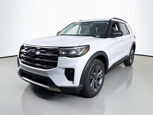 Space White Metallic 2026 Ford Explorer Active