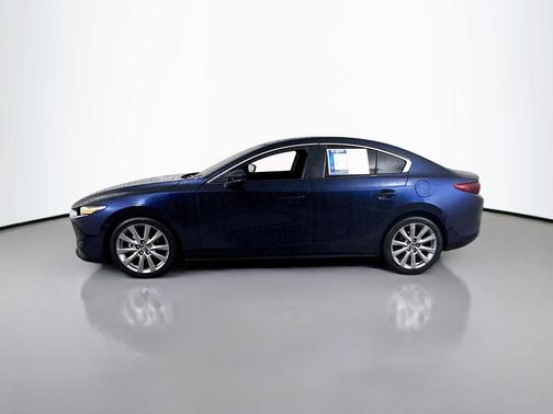 2022 Mazda Mazda3 FWD w/Preferred Package