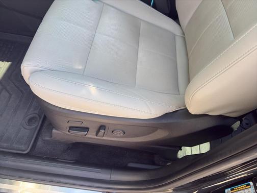 Ebony Black 2024 Kia Telluride SX