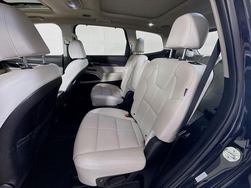 Ebony Black 2024 Kia Telluride SX