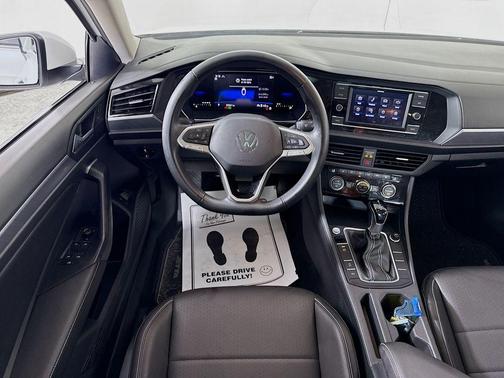 Opal White Pearl Effect 2024 Volkswagen Jetta 1.5T SE
