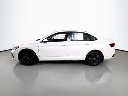 Opal White Pearl Effect 2024 Volkswagen Jetta 1.5T SE