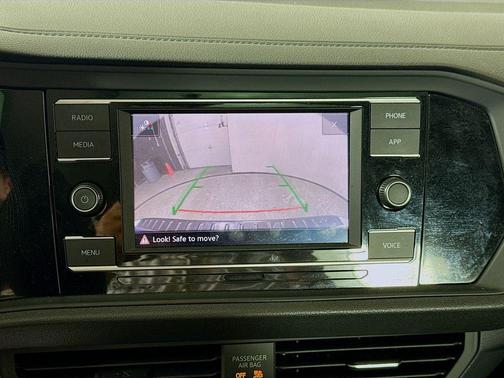 Opal White Pearl Effect 2024 Volkswagen Jetta 1.5T SE
