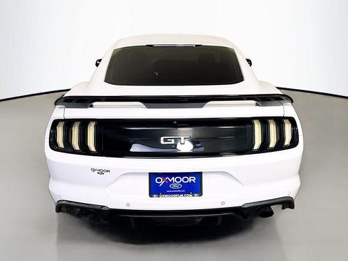 Oxford White 2018 Ford Mustang GT