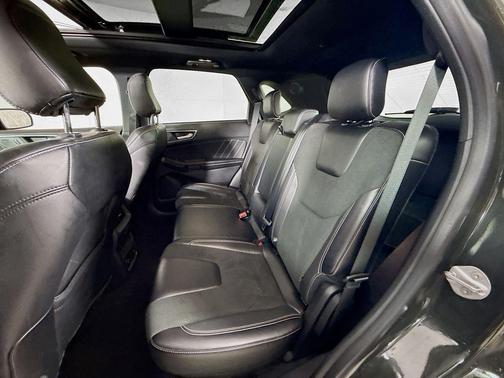 2022 Ford Edge ST
