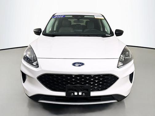 Oxford White 2022 Ford Escape SE
