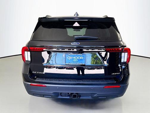 Agate Black Metallic 2026 Ford Explorer Active