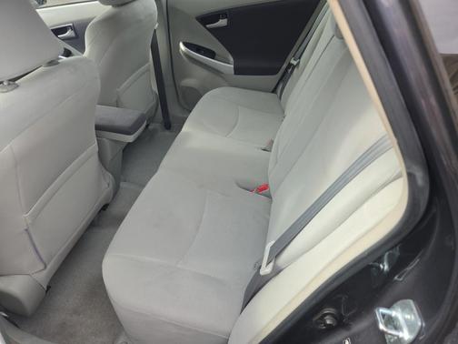 Winter Gray Metallic 2010 Toyota Prius II