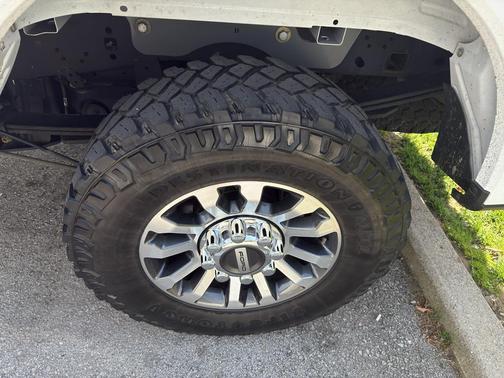 Oxford White 2020 Ford F-250 Lariat