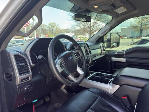 Oxford White 2020 Ford F-250 Lariat