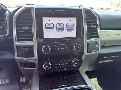 Oxford White 2020 Ford F-250 Lariat