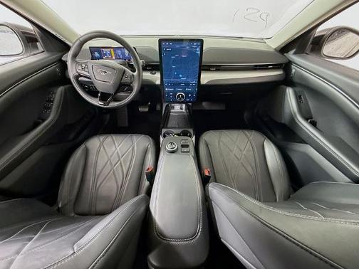 2023 Ford Mustang Mach-E SELECT