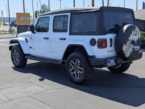 2025 Jeep Wrangler 4-Door Sahara 4x4