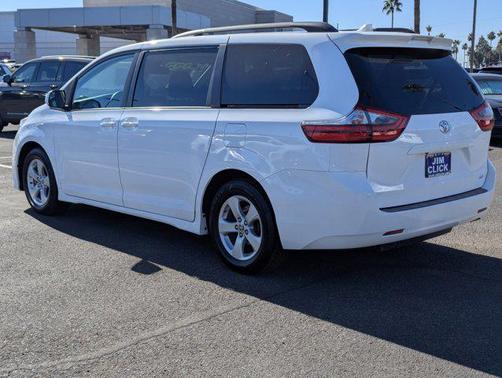 2020 Toyota Sienna LE