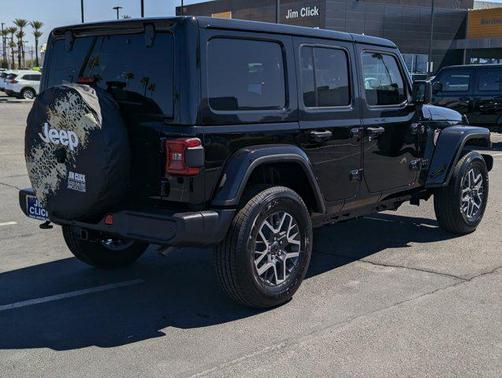 2025 Jeep Wrangler 4-Door Sahara 4x4