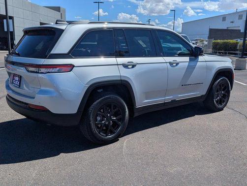 2025 Jeep Grand Cherokee Altitude