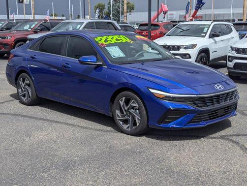 2025 Hyundai ELANTRA SEL