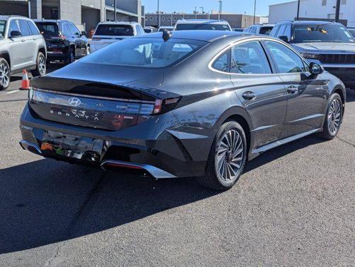 2024 Hyundai SONATA Hybrid SE