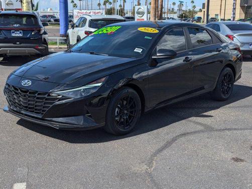 2023 Hyundai ELANTRA SEL