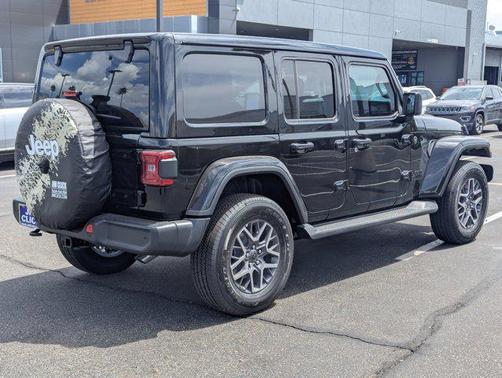 2025 Jeep Wrangler 4-Door Sahara 4x4