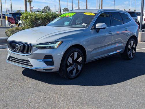 2023 Volvo XC60 Recharge Plug-In Hybrid T8 Plus Bright Theme