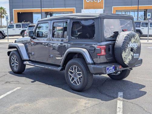2025 Jeep Wrangler 4-Door Sahara 4x4