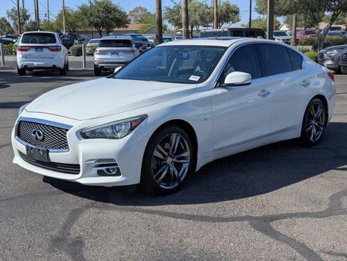2015 INFINITI Q50 Premium
