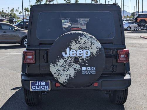2025 Jeep Wrangler 4-Door Sahara 4x4