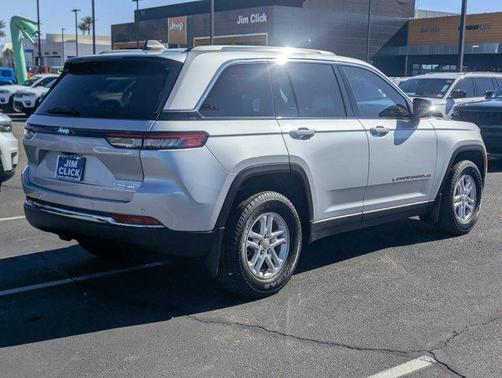 2024 Jeep Grand Cherokee Laredo