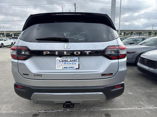 Solar Silver Metallic 2026 Honda Pilot TrailSport