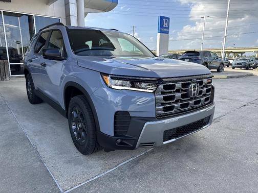 Sonic Gray Pearl 2026 Honda Pilot TrailSport