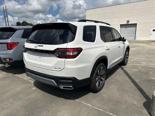 Platinum White Pearl 2023 Honda Pilot Elite
