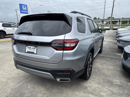 Silver 2025 Honda Pilot Touring