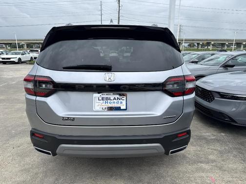 Silver 2025 Honda Pilot Touring