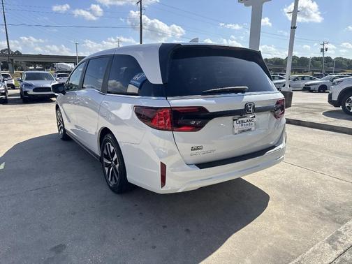 Platinum White Pearl 2026 Honda Odyssey EX-L