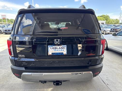 Crystal Black Pearl 2026 Honda Passport TrailSport Elite Blackout