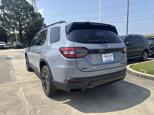 Sonic Gray Pearl 2026 Honda Pilot Black Edition