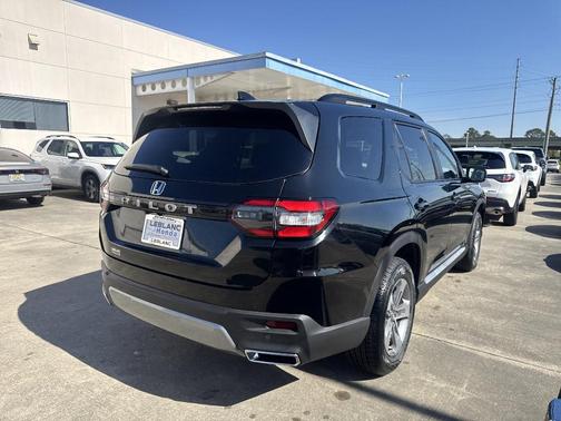 Crystal Black Pearl 2026 Honda Pilot EX-L