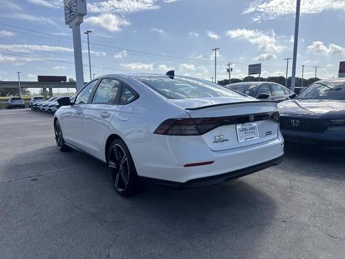 Platinum White Pearl 2026 Honda Accord Hybrid Sport