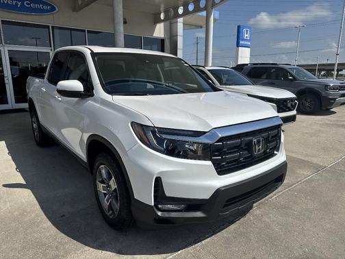 Platinum White Pearl 2026 Honda Ridgeline RTL