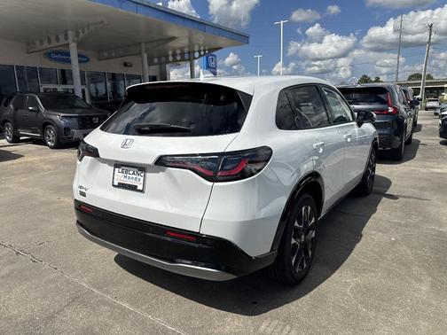 Platinum White Pearl 2027 Honda HR-V EX-L