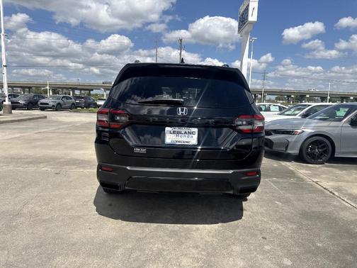 Crystal Black Pearl 2026 Honda Pilot Sport