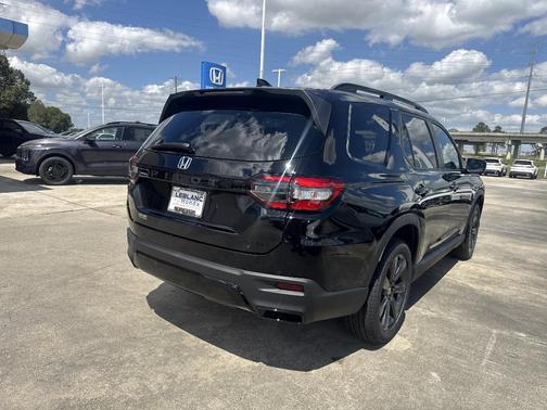 Crystal Black Pearl 2026 Honda Pilot Sport