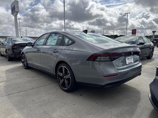 Urban Gray Pearl 2026 Honda Accord SE