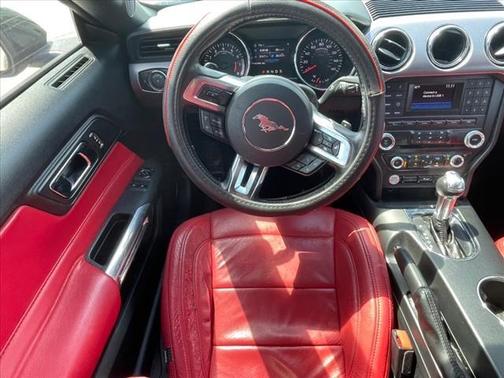 Photo 4 of 22 of 2017 Ford Mustang EcoBoost