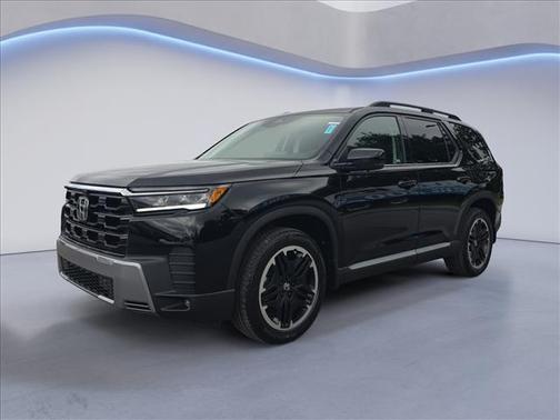 Crystal Black Pearl 2026 Honda Pilot Touring 8-Passenger