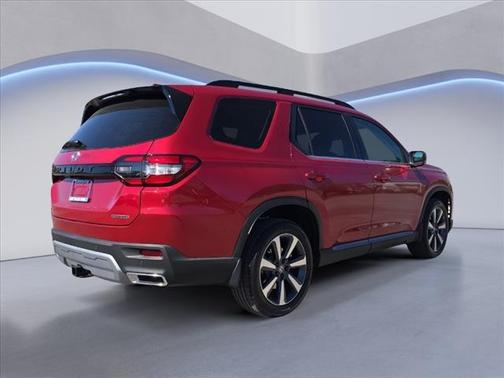 2025 Honda Pilot Touring 8-Passenger